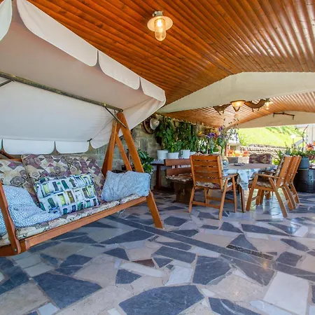 2 Bedroom Cozy In